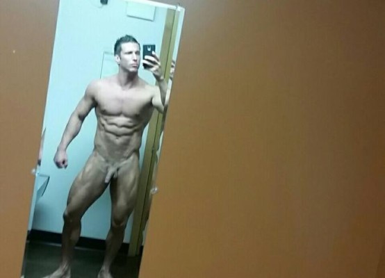 muscle hunk naked self pics showing cock