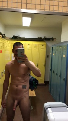 Hunk naked self pics in the dressing room