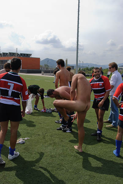 naked-soccer-players
