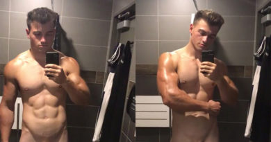 muscle-hottie-with-big-shaved-cock